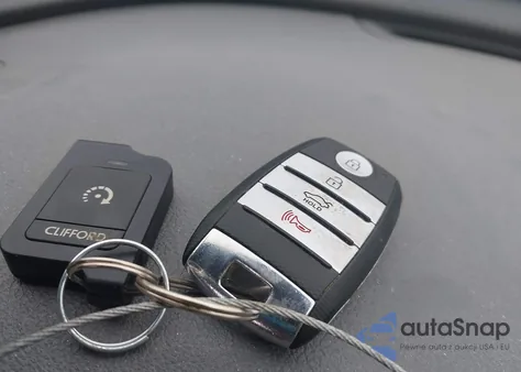 2016 Kia Optima Ex z USA, uszkodzony, nr VIN 5XXGU4L31GG094589